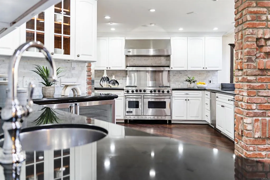 https://cdn.realtyfeed.com/cdn/127/305817710/d98420f03e3fe86088d9249d6a2db858.webp