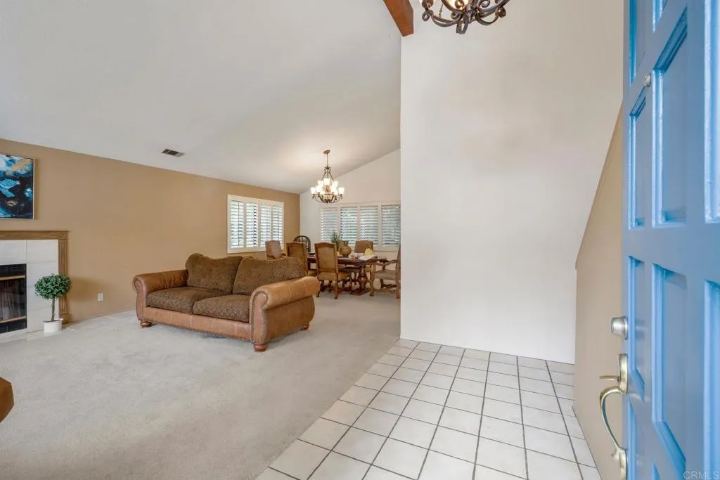 https://cdn.realtyfeed.com/cdn/127/305819357/60c5449aa5b926abac4a3c0fbfb3d269.webp