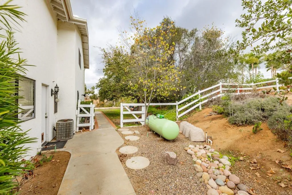 https://cdn.realtyfeed.com/cdn/127/305819357/aa9d05c420e8bb2fc7e4db0af1605cb0.webp