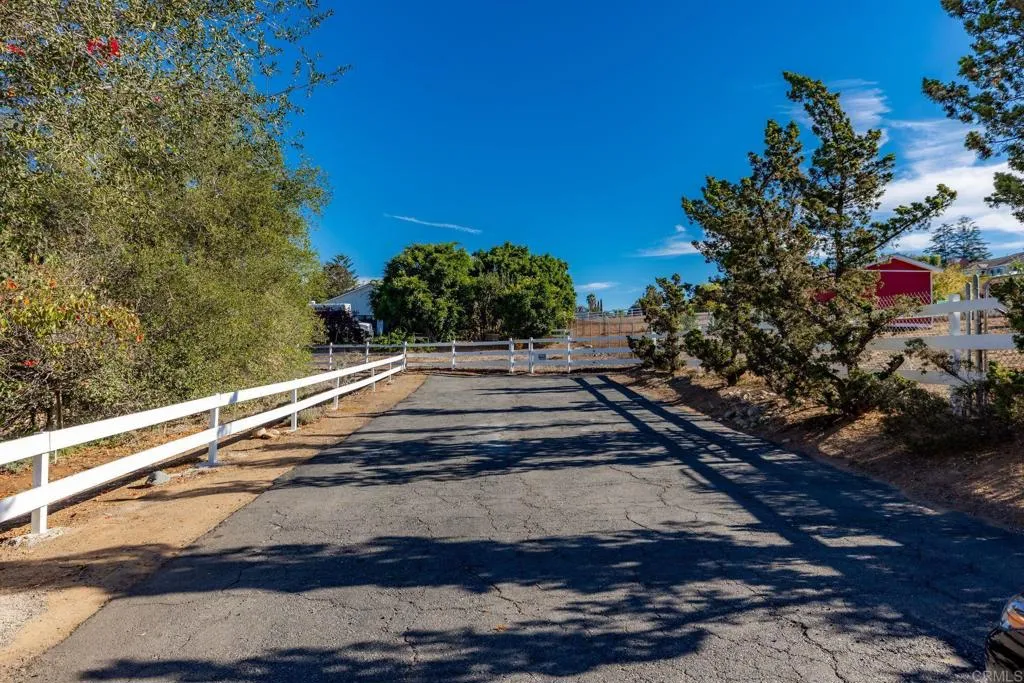 https://cdn.realtyfeed.com/cdn/127/305819357/d22fff97cf736a0be7e4fecb035b47b9.webp
