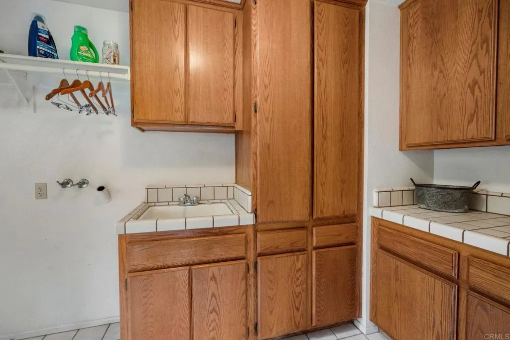 https://cdn.realtyfeed.com/cdn/127/305819357/f6f47812dca55d2022c95bb579f61b91.webp