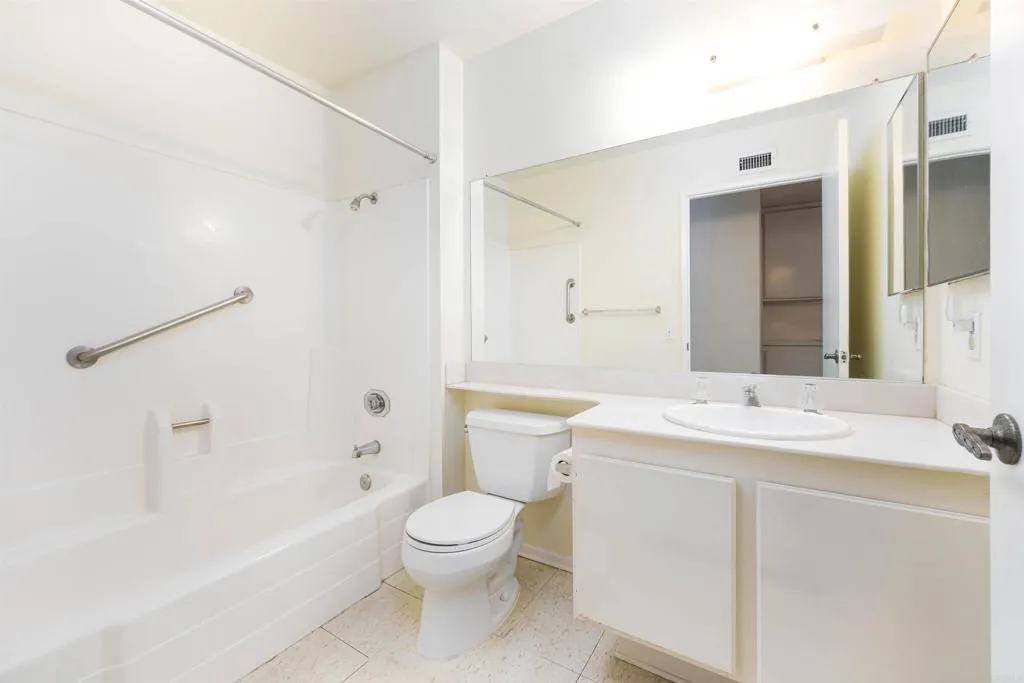 https://cdn.realtyfeed.com/cdn/127/305820700/54789056818461045b999a2a92a57ed8.webp