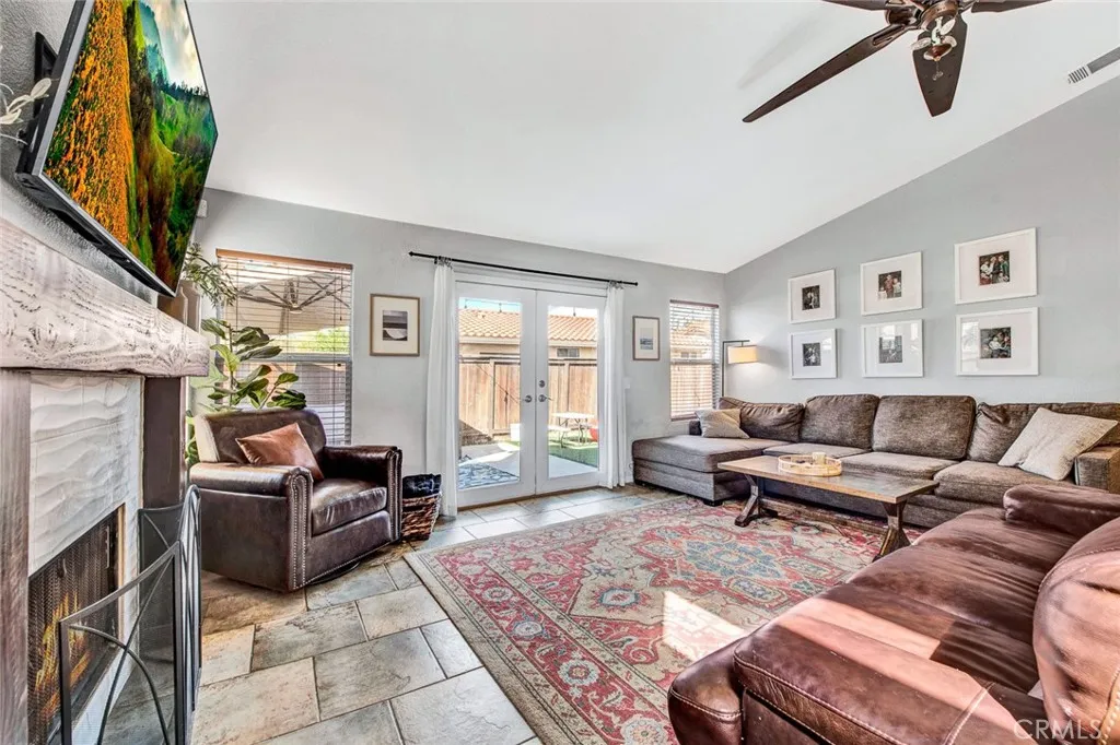 https://cdn.realtyfeed.com/cdn/127/305821102/be4bcc115efbfa53953b844d858cfc39.webp