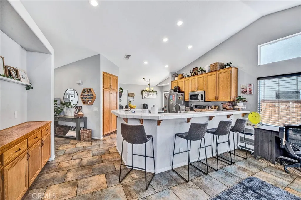 https://cdn.realtyfeed.com/cdn/127/305821102/d0c96acc7e485328b8c9ff216877f5f3.webp