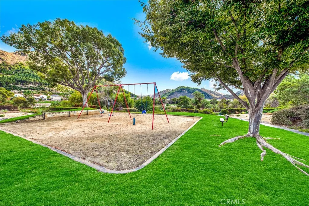 https://cdn.realtyfeed.com/cdn/127/305821102/de4f450680213321d60f57615c17488d.webp