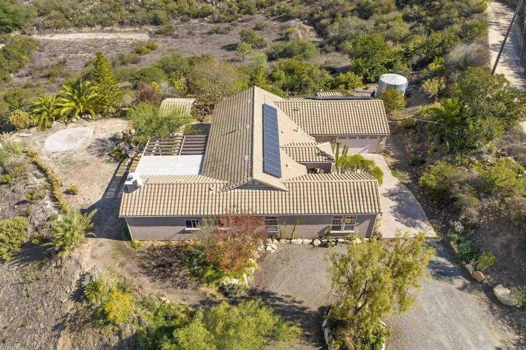 https://cdn.realtyfeed.com/cdn/127/305823070/105ddf3280926b6ed618697e56637f26.webp