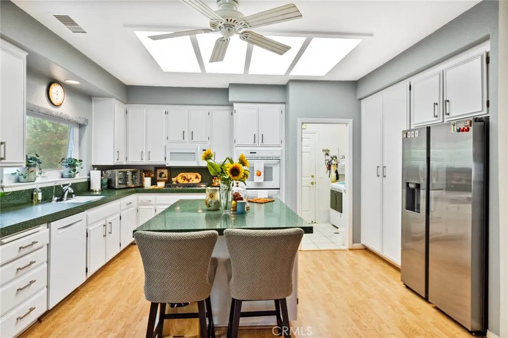 https://cdn.realtyfeed.com/cdn/127/305824804/43d821193ca9abad7a2675e6fe081a1d.webp