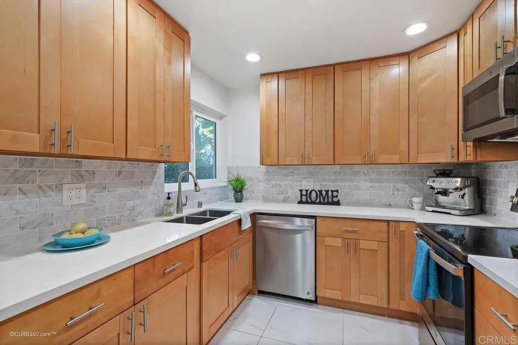 https://cdn.realtyfeed.com/cdn/127/305826371/bdd8104cb6c73902d35437918399eaac.webp