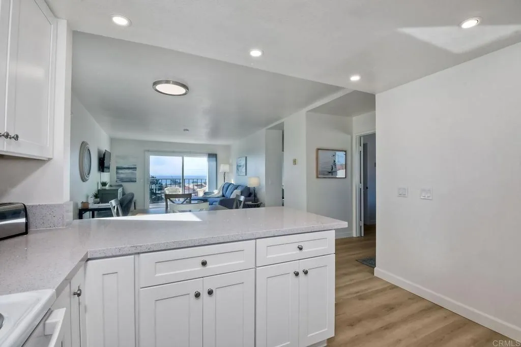 6675 Paseo Del Norte UNIT B, Carlsbad, CA, 92011