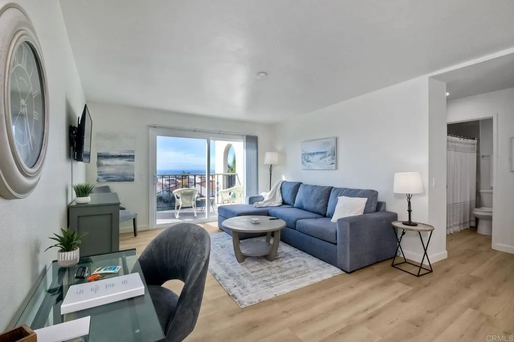 6675 Paseo Del Norte UNIT B, Carlsbad, CA, 92011