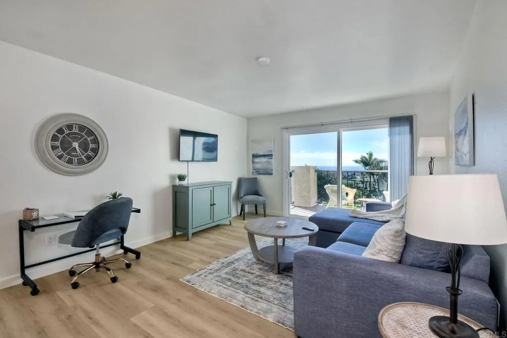 6675 Paseo Del Norte UNIT B, Carlsbad, CA, 92011