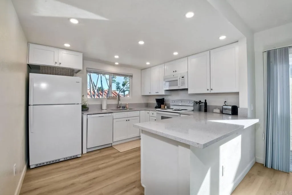 6675 Paseo Del Norte UNIT B, Carlsbad, CA, 92011