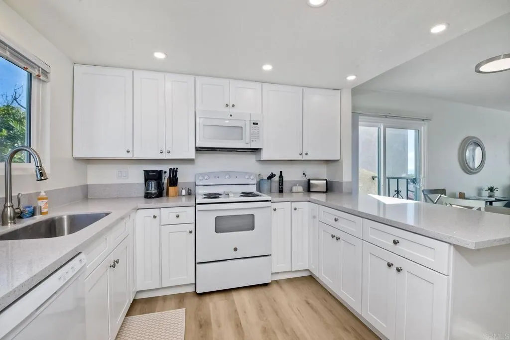 6675 Paseo Del Norte UNIT B, Carlsbad, CA, 92011