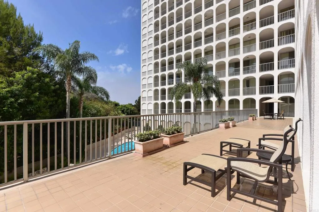 https://cdn.realtyfeed.com/cdn/127/305827987/7cc14541fefc2130716689639d94fd0d.webp