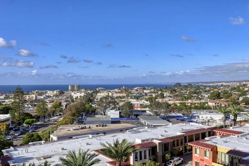 https://cdn.realtyfeed.com/cdn/127/305827987/9ee57ecf44111852e8064726e84b9be5.webp