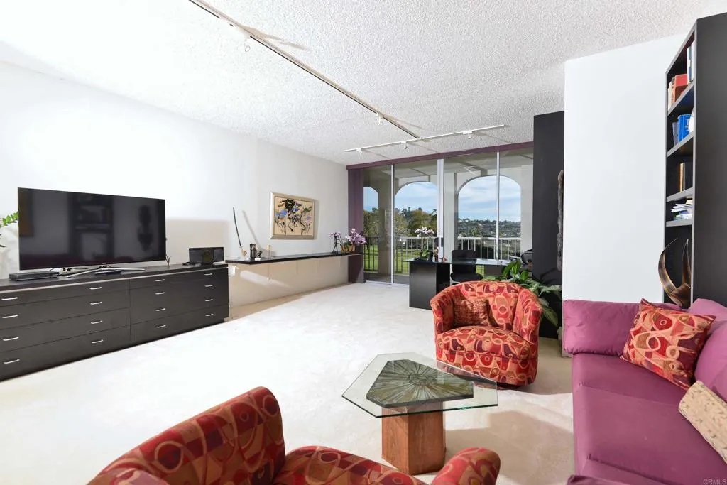 https://cdn.realtyfeed.com/cdn/127/305827987/c5c86cfb4bc5f896429c267ca863e280.webp