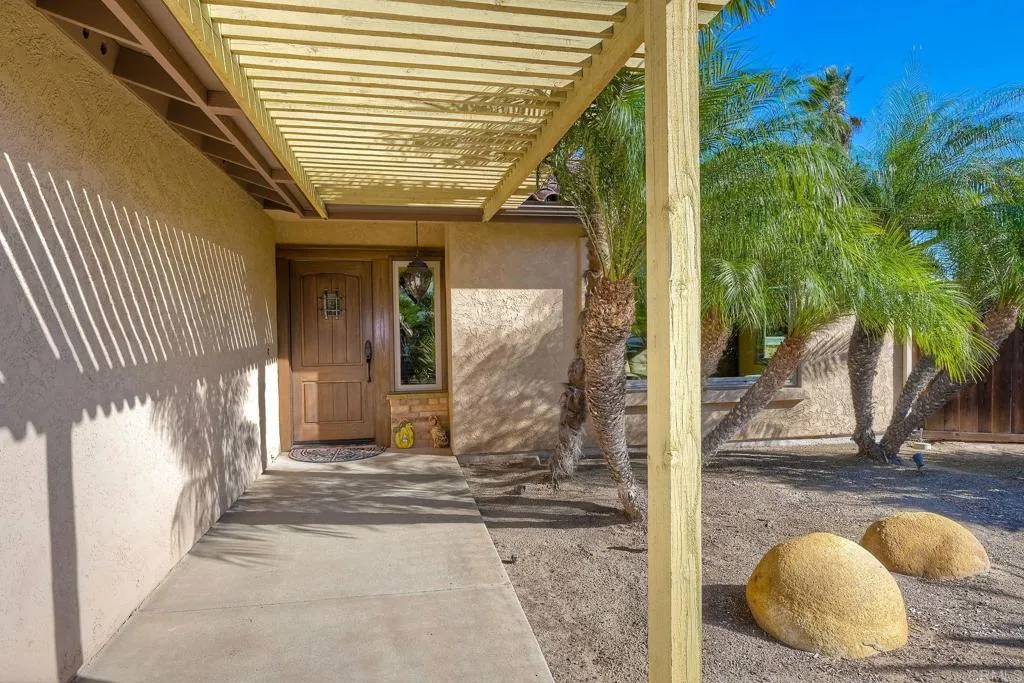 https://cdn.realtyfeed.com/cdn/127/305829004/8f0a144ce1621ade824a3f3f8185a812.webp