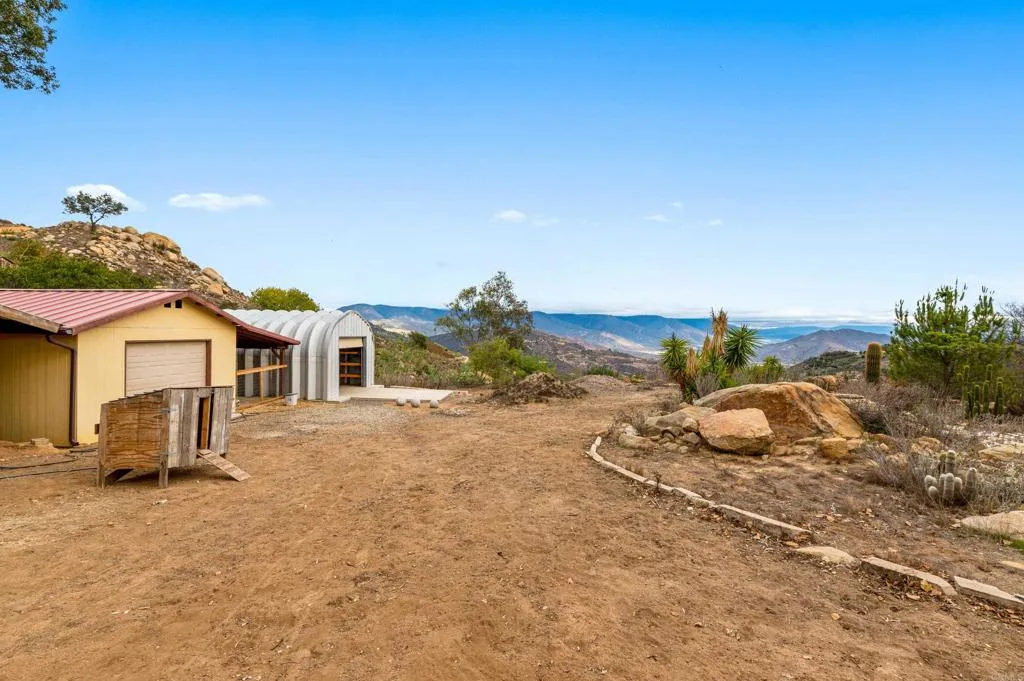 https://cdn.realtyfeed.com/cdn/127/305829904/466f5ff4a71ad88735a5d82572f24630.webp