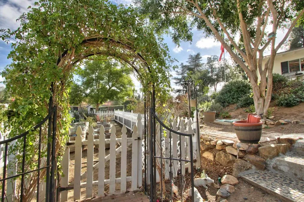 https://cdn.realtyfeed.com/cdn/127/305830504/5d2f5d5f1cff28f6df4543902c4077b0.webp