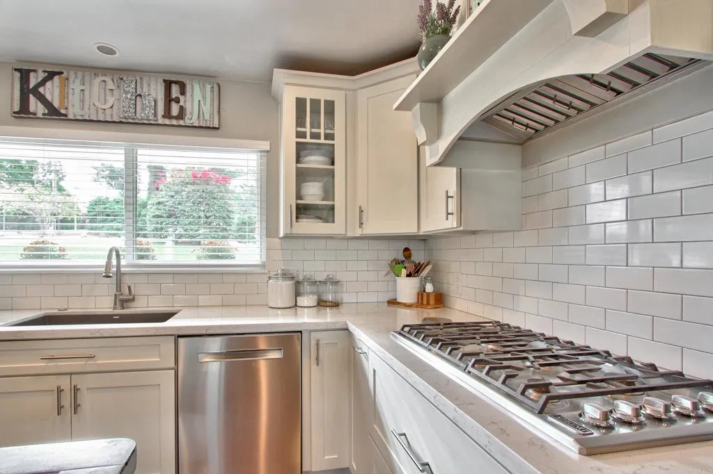 https://cdn.realtyfeed.com/cdn/127/305830504/77bf5bfa8391762b567b6acaf0689fb3.webp