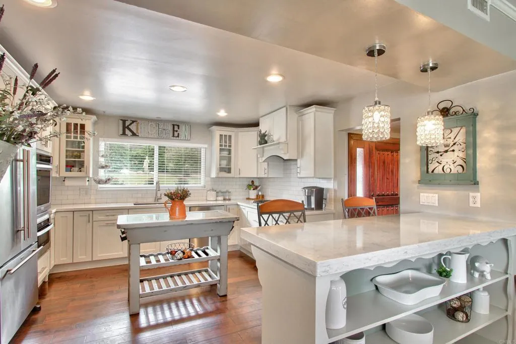 https://cdn.realtyfeed.com/cdn/127/305830504/783bf0d3649466978c8f9726d16e32a7.webp