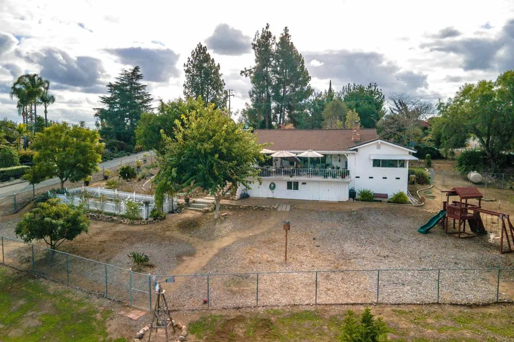https://cdn.realtyfeed.com/cdn/127/305830504/b7f6759fcd1caa8f197a72655d5b016d.webp