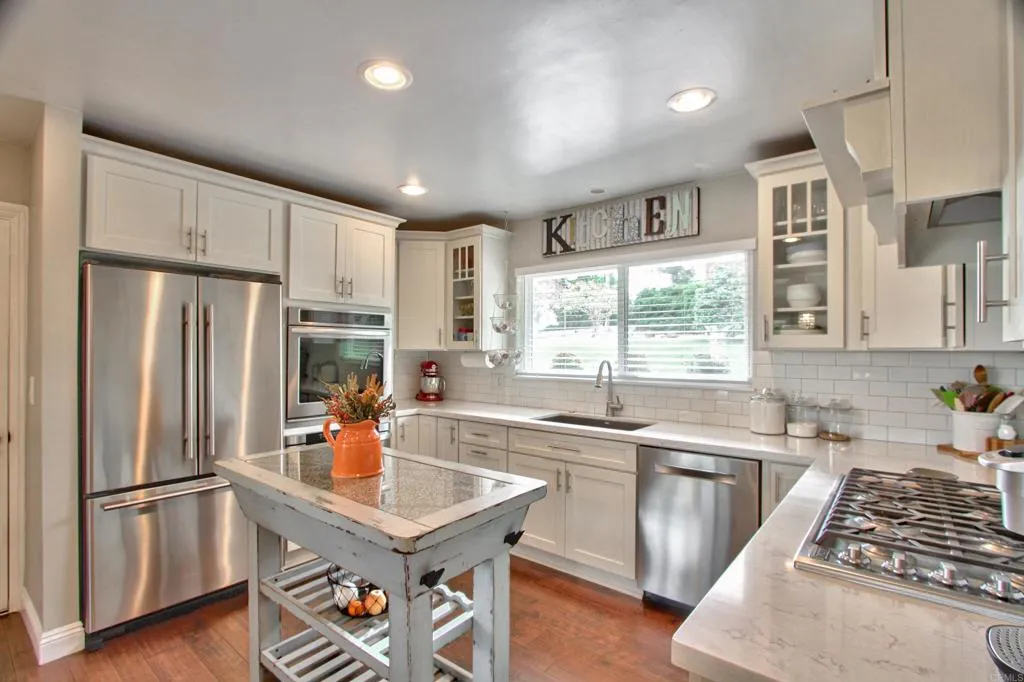 https://cdn.realtyfeed.com/cdn/127/305830504/c2c4b46530021bbf7e962c79c3628127.webp