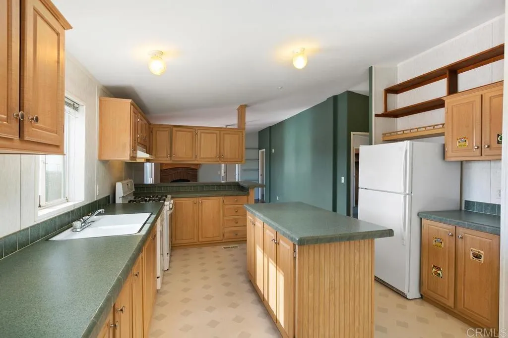 https://cdn.realtyfeed.com/cdn/127/305831787/04272e2bea92406a49303cd433996c56.webp
