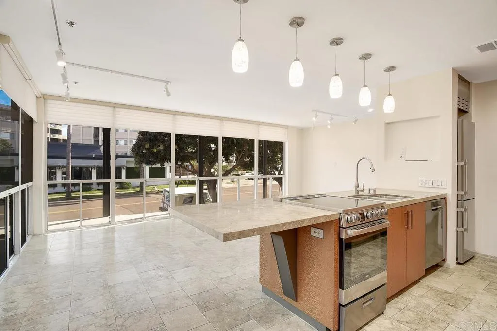 https://cdn.realtyfeed.com/cdn/127/305837047/830f24760b7dfd875659acbfccf94468.webp