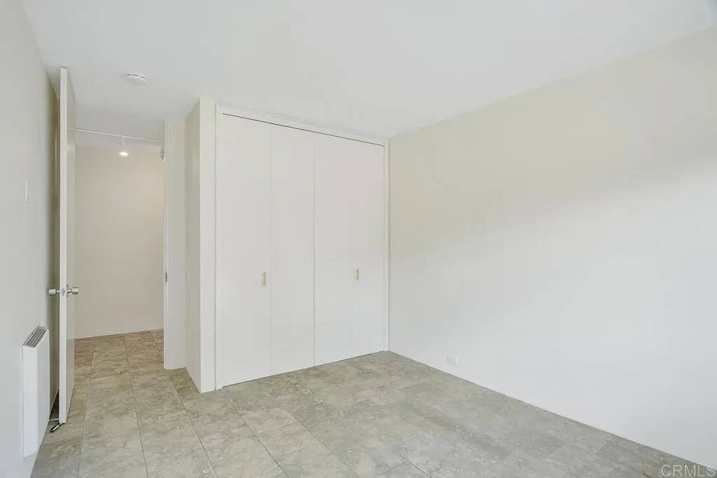 https://cdn.realtyfeed.com/cdn/127/305837047/a54dbac68838d44181638f6c9579bfce.webp