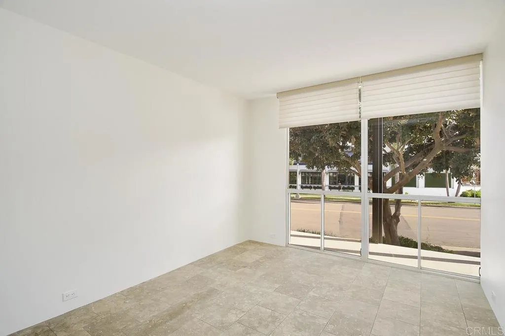 https://cdn.realtyfeed.com/cdn/127/305837047/b51915a6ef966ffc016acc43f4ea4236.webp