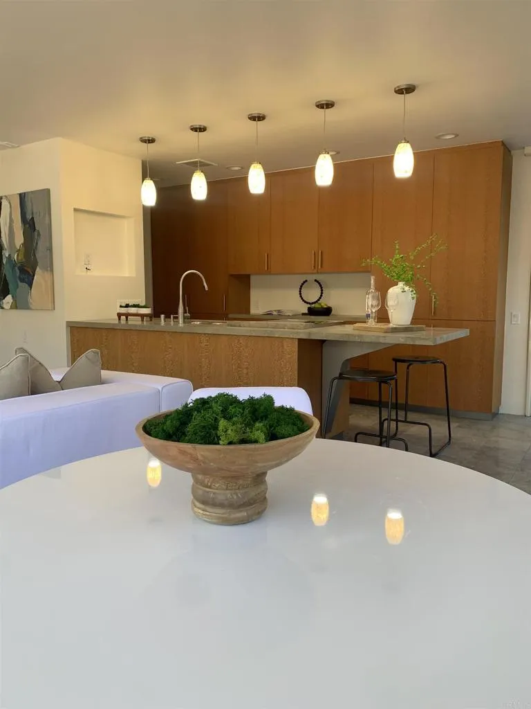 https://cdn.realtyfeed.com/cdn/127/305837047/d4a0077decc64526866f5d59fed290e4.webp