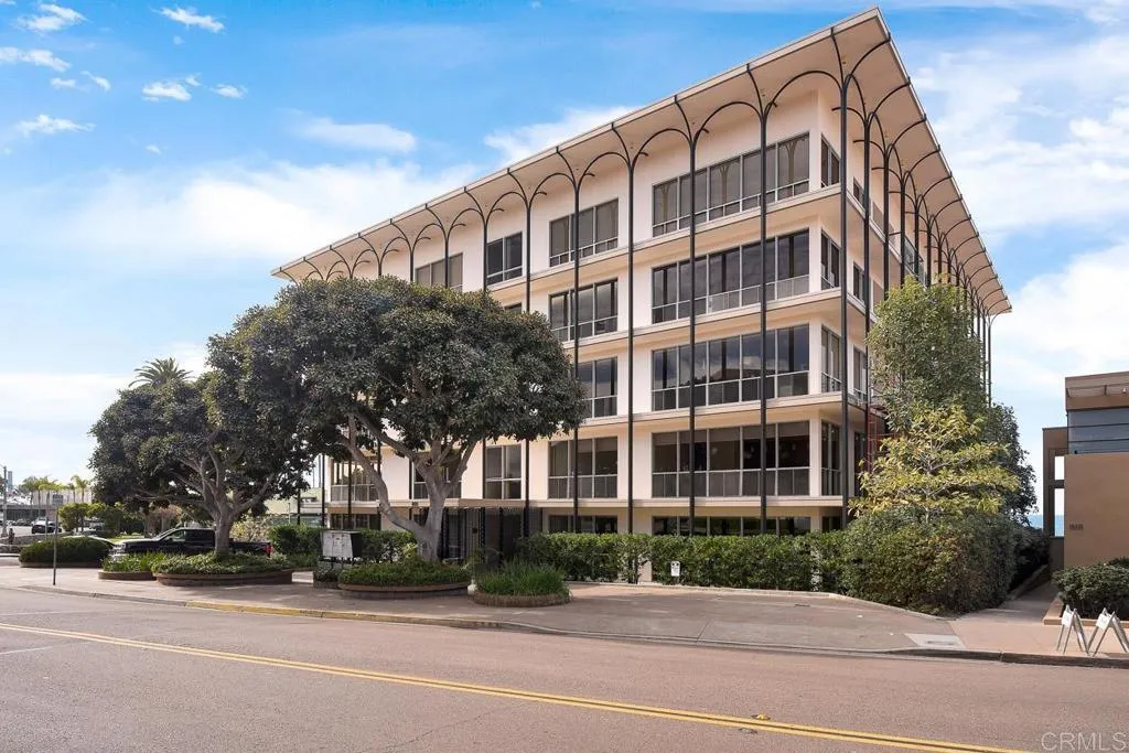 https://cdn.realtyfeed.com/cdn/127/305837047/de3ff3e3aa2b550b8e9f5c54dfcff4ba.webp