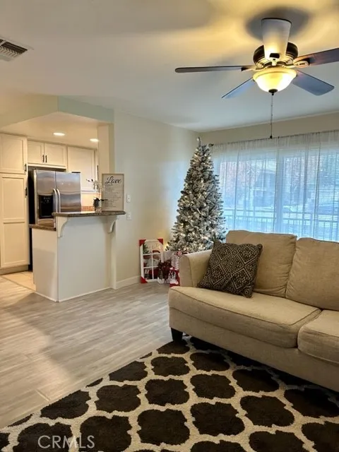 https://cdn.realtyfeed.com/cdn/127/305840505/709d3f2bac1fa1139fd67e5dedb0b9e1.webp