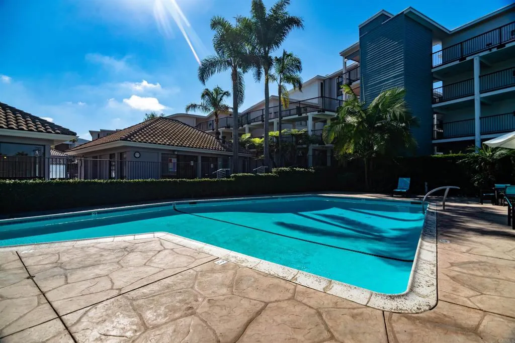 https://cdn.realtyfeed.com/cdn/127/305848608/4c047a00ca58b47f7f7e2c1160900cba.webp
