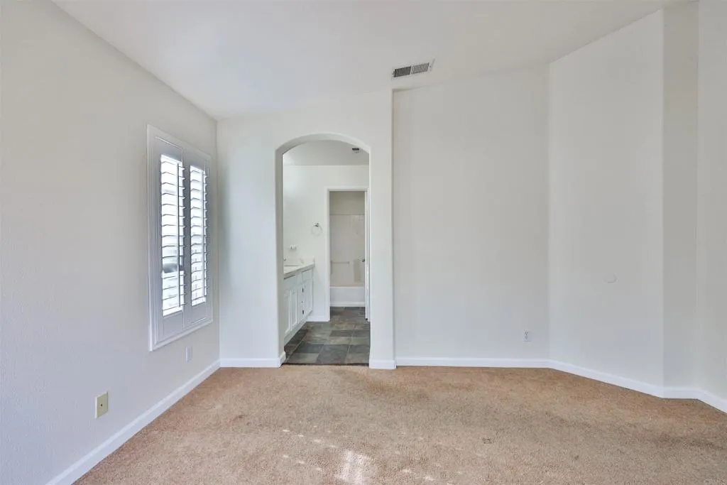 https://cdn.realtyfeed.com/cdn/127/305851597/3de6c21d4586f9573bbd5b700ffb9015.webp