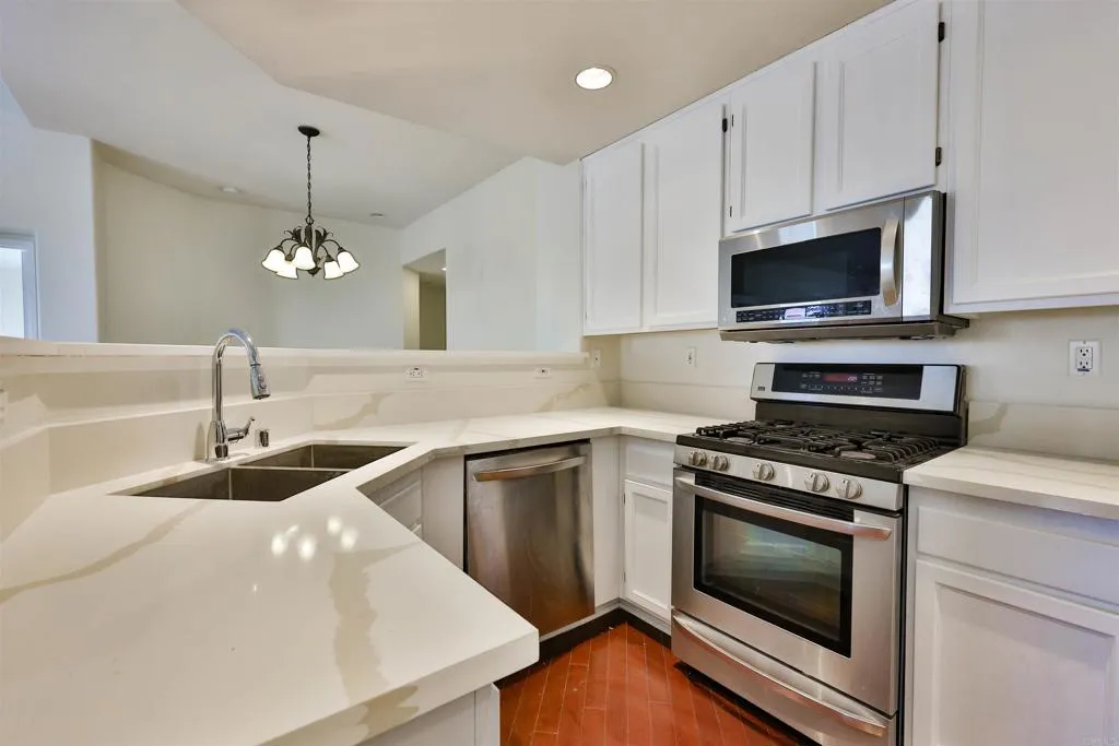 https://cdn.realtyfeed.com/cdn/127/305851597/674497327e8bd81a4f17081f14c35abb.webp