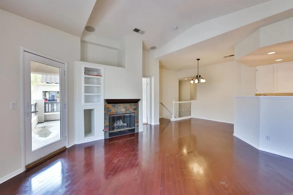 https://cdn.realtyfeed.com/cdn/127/305851597/72e5b9f03d6d83591ef3fb8657873f71.webp