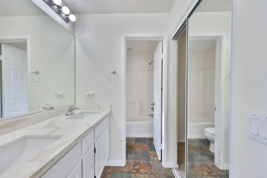 https://cdn.realtyfeed.com/cdn/127/305851597/cede6c7432b8c04b04c59ee414885372.webp