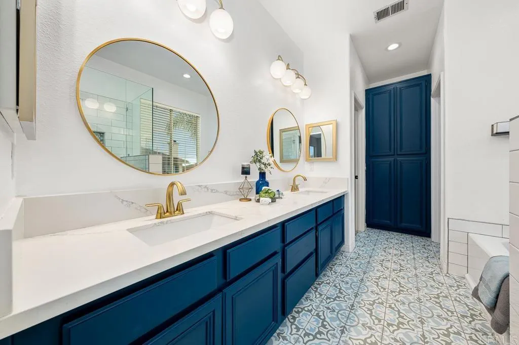 Photo #5: PTP2300068 Listing 