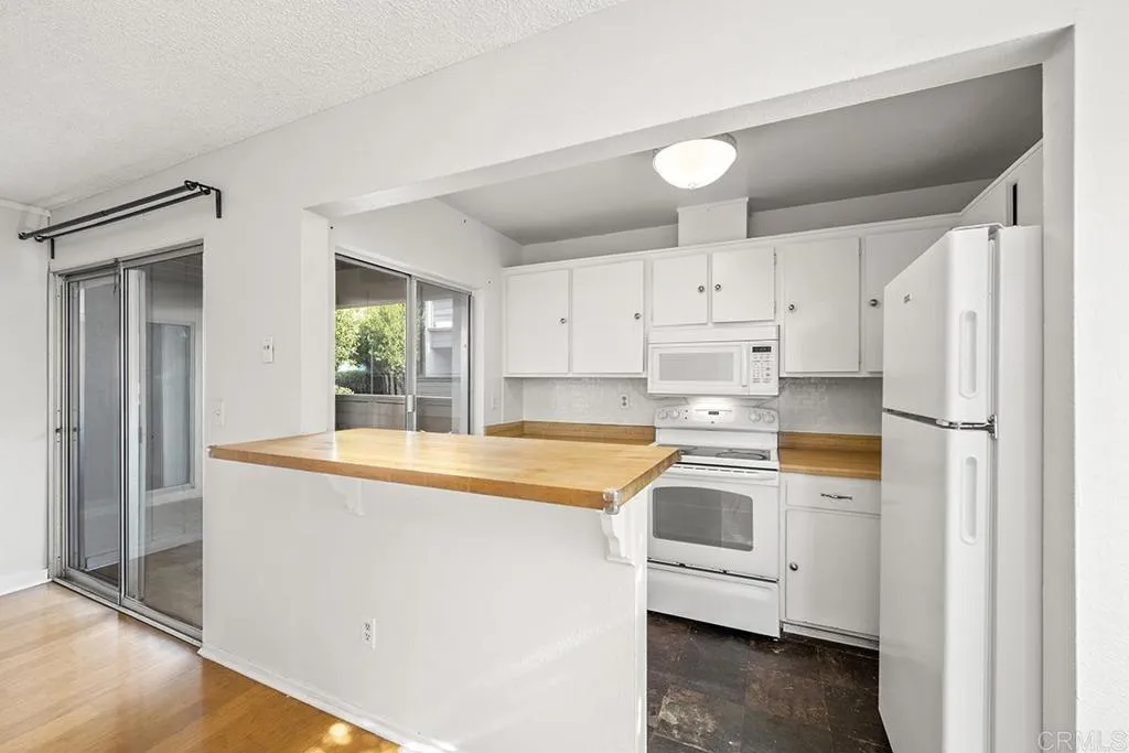 https://cdn.realtyfeed.com/cdn/127/305856285/fc997368878aca7069a188955d058d3d.webp