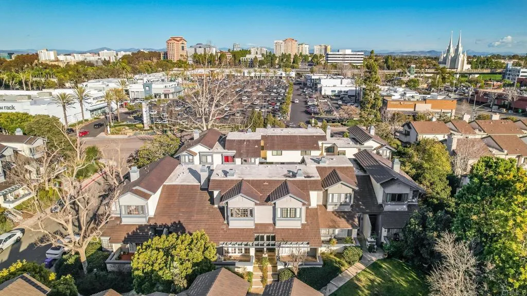 https://cdn.realtyfeed.com/cdn/127/305864907/31e2217d2bb25dd4cfc4d1caac74fc84.webp