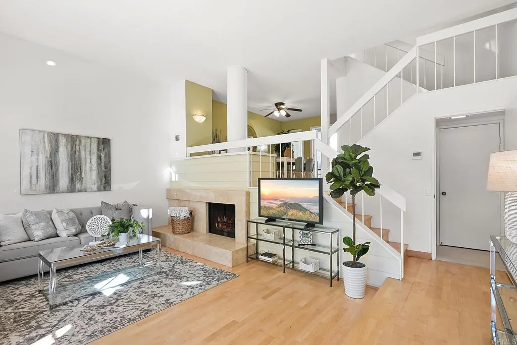 https://cdn.realtyfeed.com/cdn/127/305864907/9169815ee0c6f24232ce970a612c9d79.webp