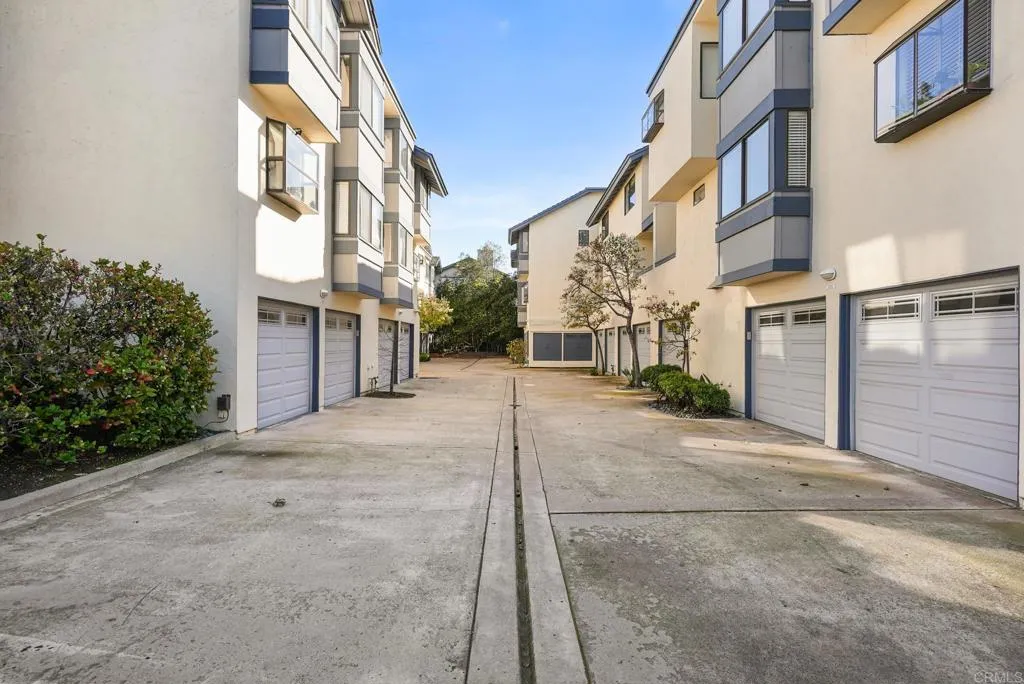 https://cdn.realtyfeed.com/cdn/127/305864907/a25eb06c865420d81b639906816d819b.webp