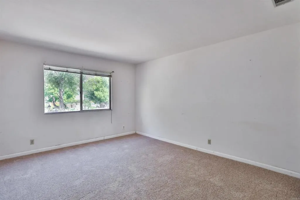 https://cdn.realtyfeed.com/cdn/127/305866815/56e37b99b2f29aab246e78326585860f.webp