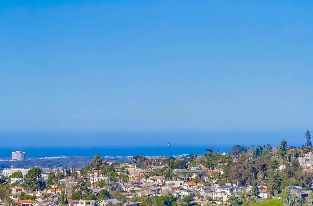 https://cdn.realtyfeed.com/cdn/127/305870534/0ac69a542f9b3b9efde23595c810d525.webp