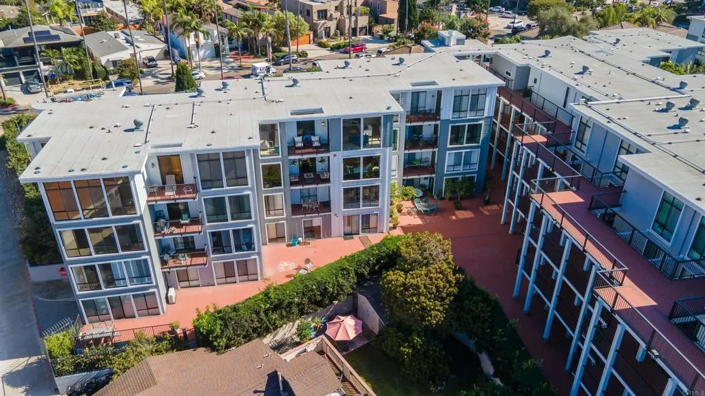 https://cdn.realtyfeed.com/cdn/127/305875697/2534858fee0b1ae7951d2c2fe4c6ba8a.webp