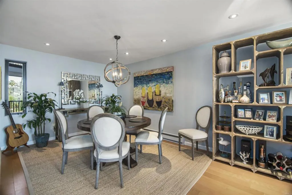 https://cdn.realtyfeed.com/cdn/127/305875697/6ee42bf9e96654cbeeae240a7938fbc8.webp