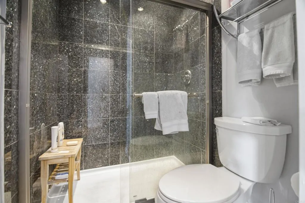 https://cdn.realtyfeed.com/cdn/127/305875697/8c8784413050fcabae21b9cc92804cbf.webp