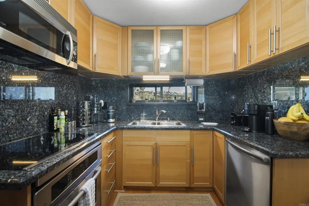 https://cdn.realtyfeed.com/cdn/127/305875697/e0d0c7eaf4cf2de7bffd0fc83c44f7a8.webp